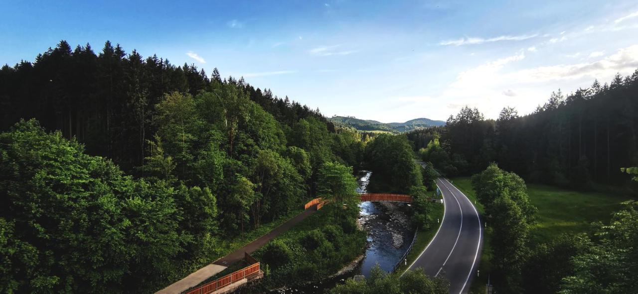 Penzion Rzehaczek Dolní Lomná Exteriör bild