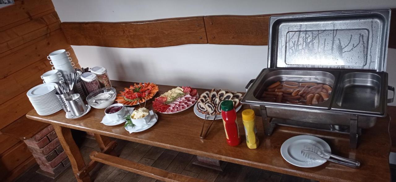 Penzion Rzehaczek Dolní Lomná Exteriör bild